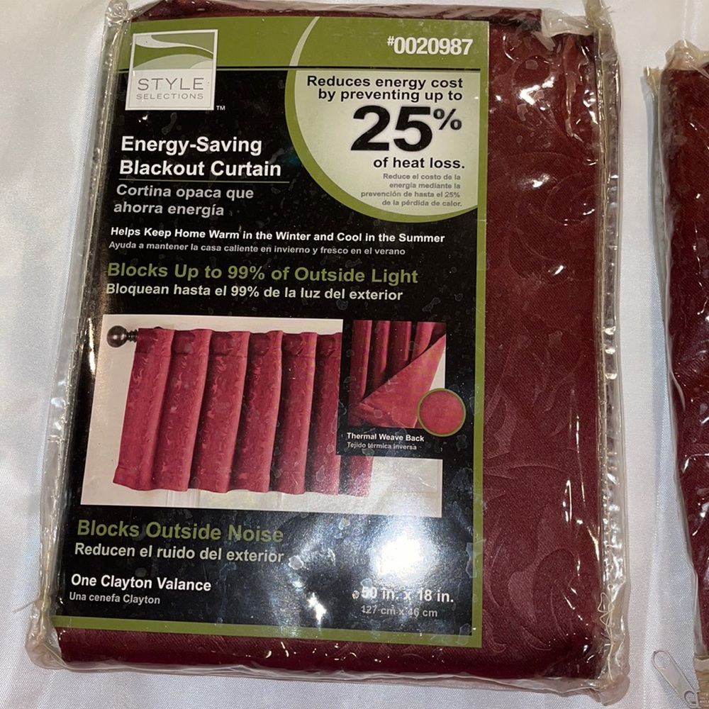 Bundle of 2 Energy saving blackout valance, wine